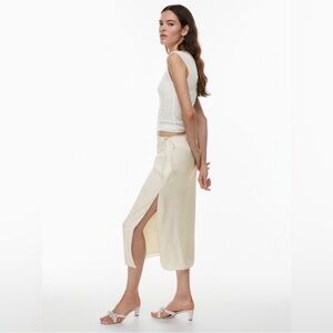 Aritzia Wilfred color light birch Elixir Satin Skirt